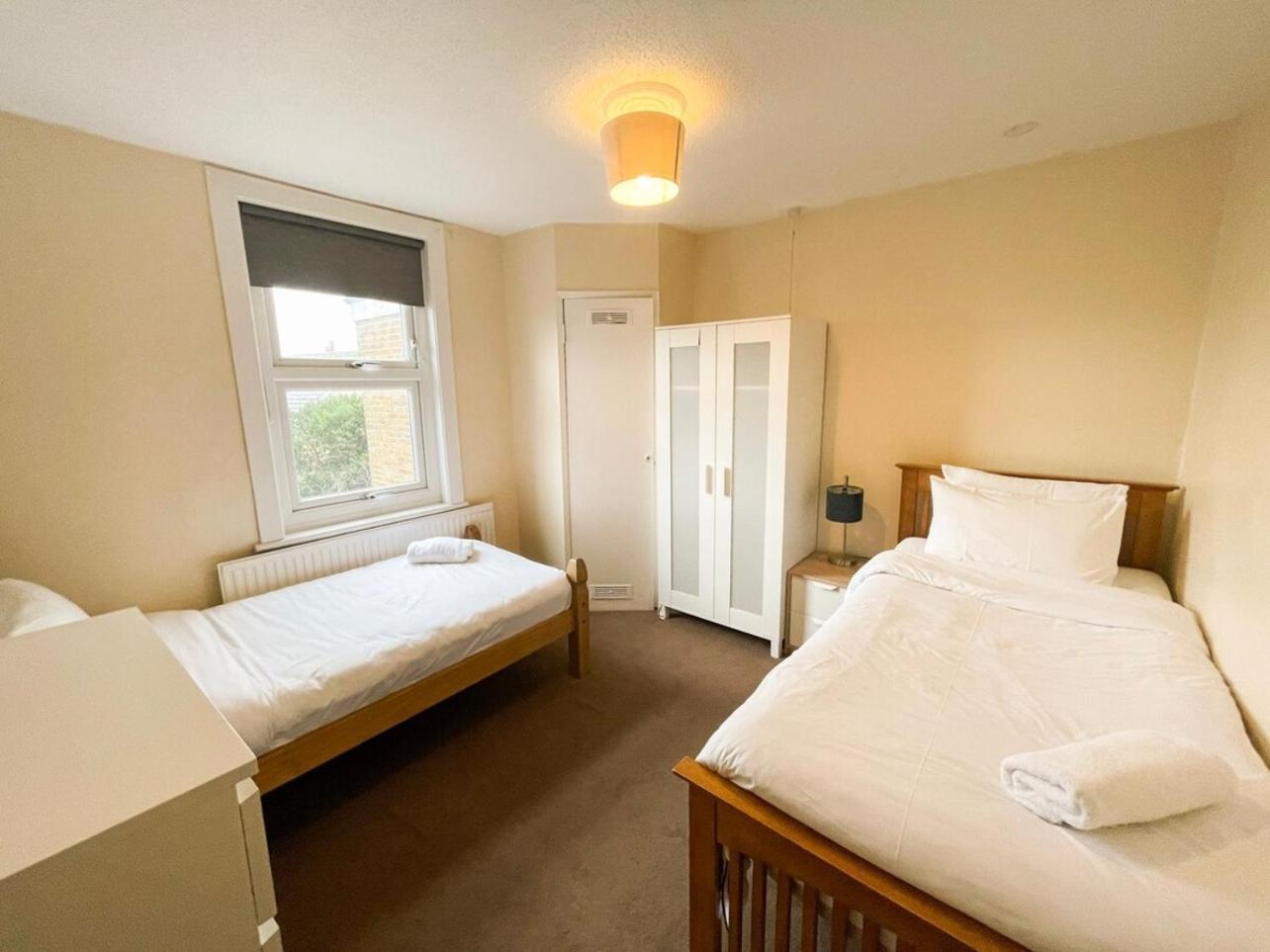 Sittingbourne Terrace Villa ภายนอก รูปภาพ